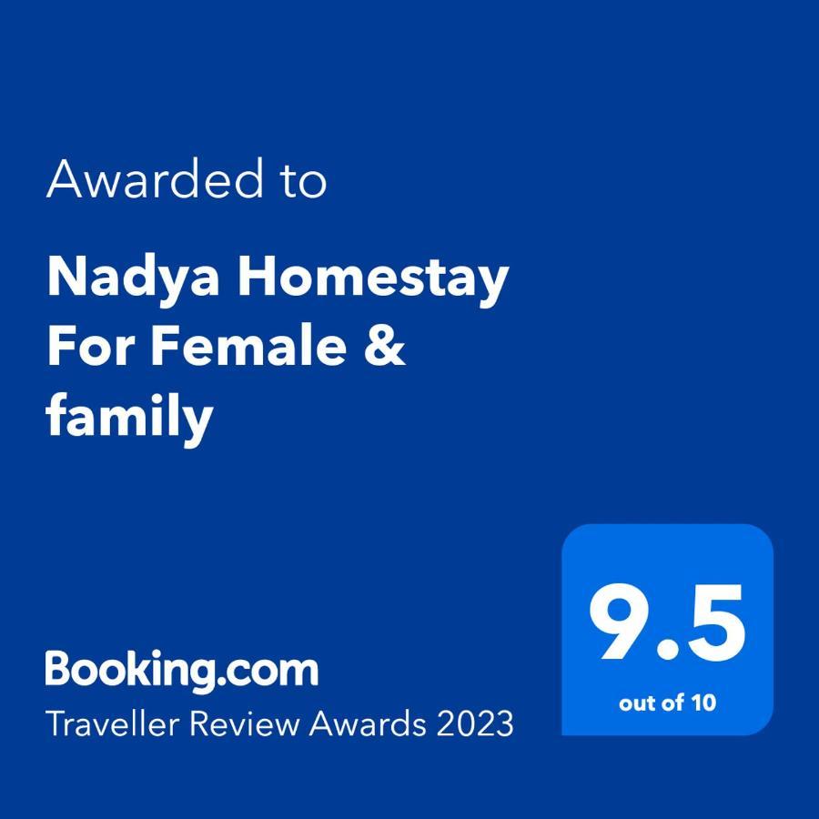 Nadya Homestay For Female & Family Divisione di Divisione di Jaipur Esterno foto