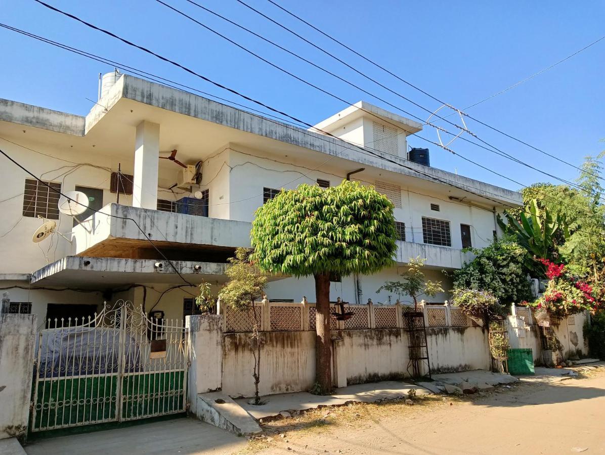 Nadya Homestay For Female & Family Divisione di Divisione di Jaipur Esterno foto