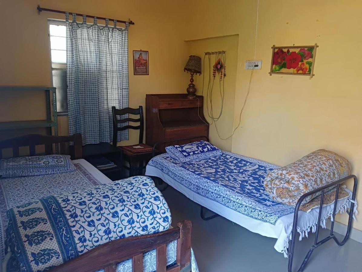 Nadya Homestay For Female & Family Divisione di Divisione di Jaipur Esterno foto