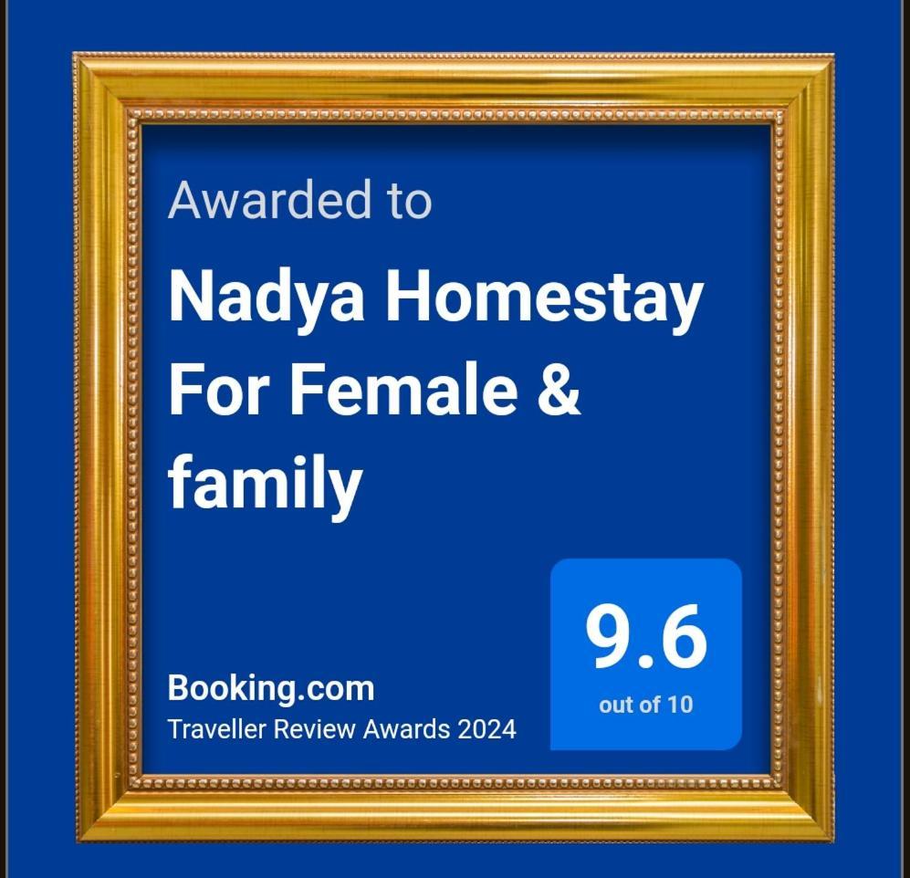 Nadya Homestay For Female & Family Divisione di Divisione di Jaipur Esterno foto
