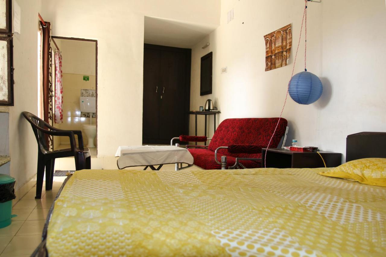 Nadya Homestay For Female & Family Divisione di Divisione di Jaipur Esterno foto