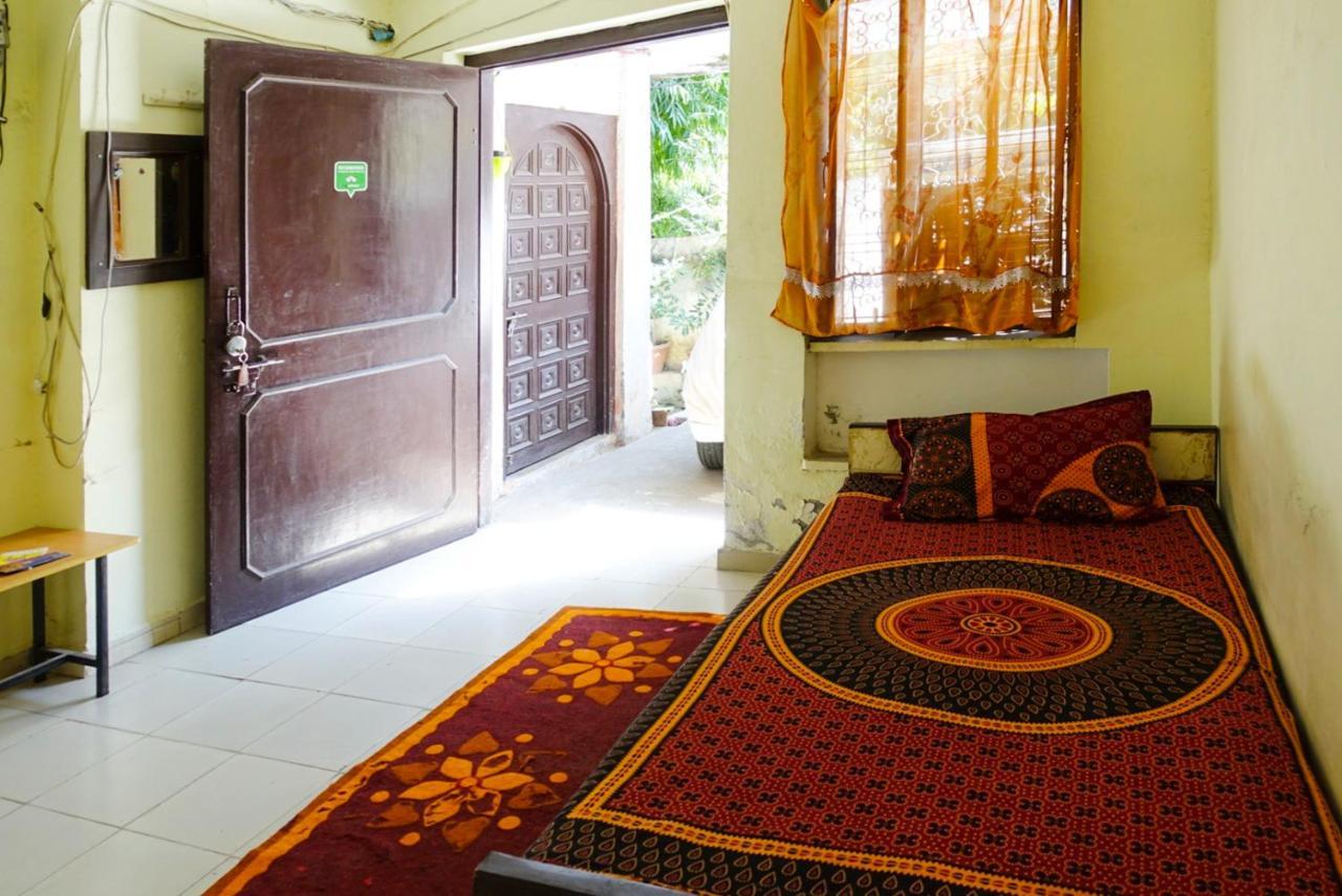 Nadya Homestay For Female & Family Divisione di Divisione di Jaipur Esterno foto