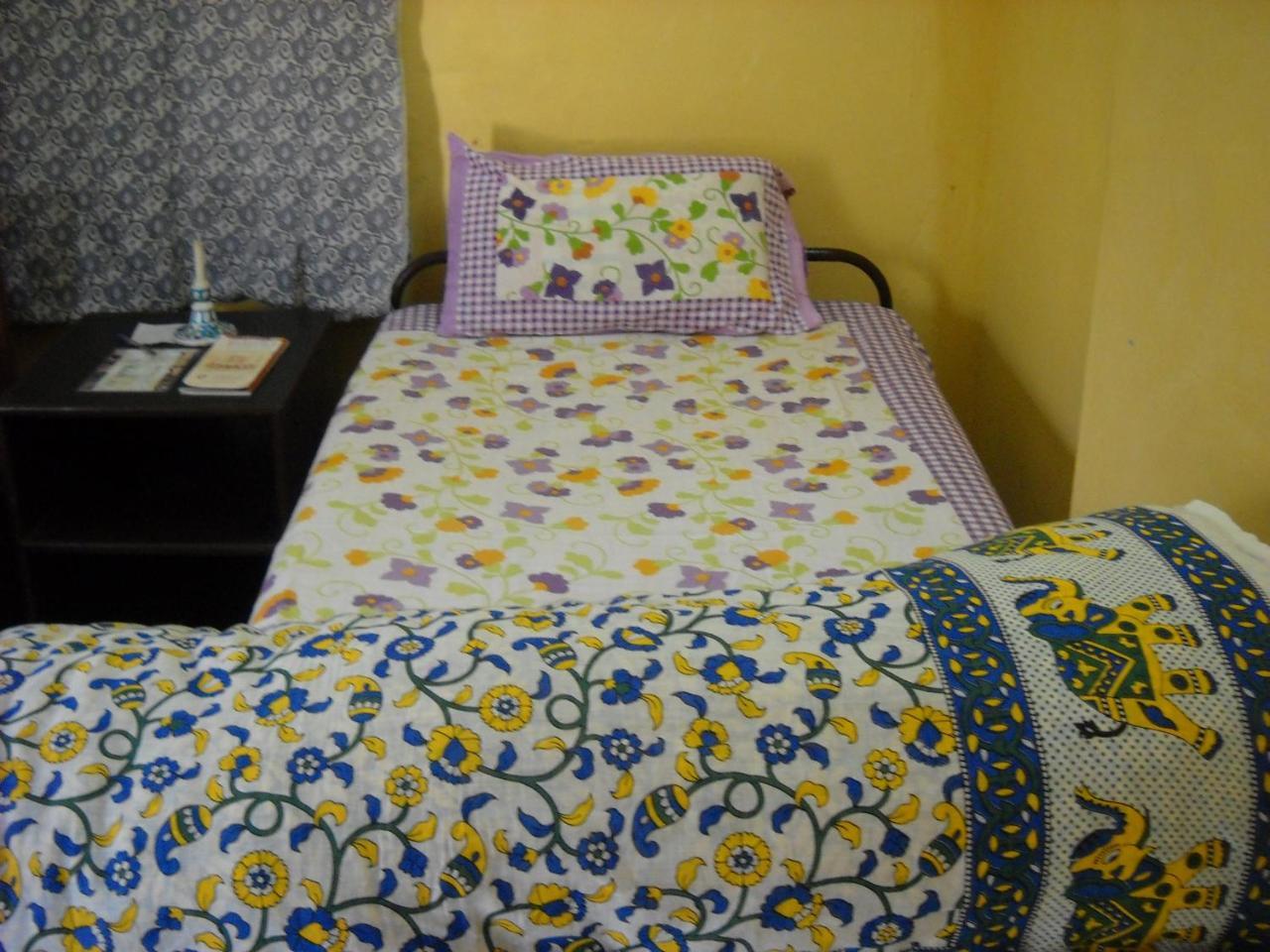 Nadya Homestay For Female & Family Divisione di Divisione di Jaipur Esterno foto