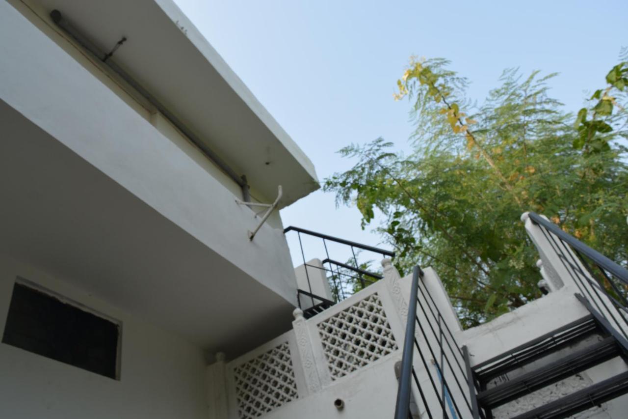 Nadya Homestay For Female & Family Divisione di Divisione di Jaipur Esterno foto