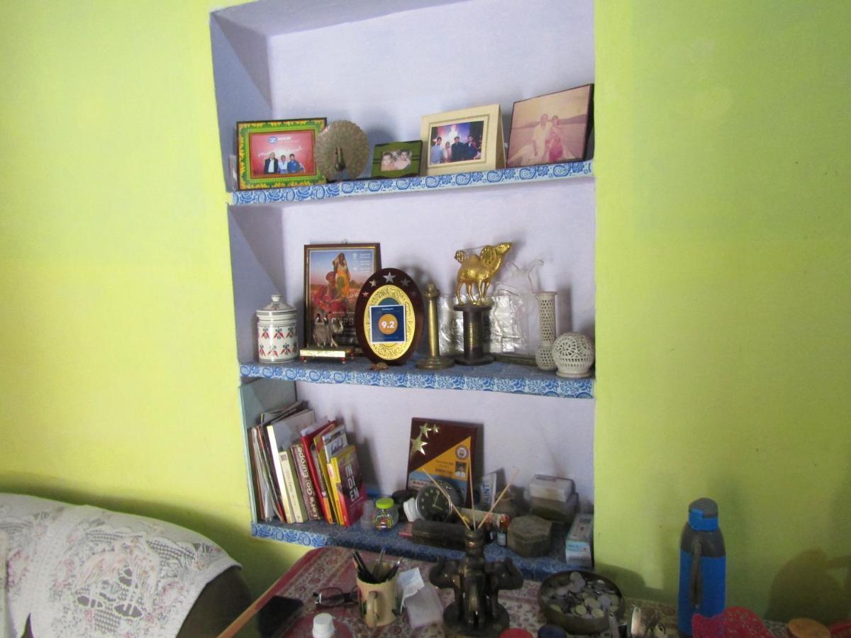 Nadya Homestay For Female & Family Divisione di Divisione di Jaipur Esterno foto