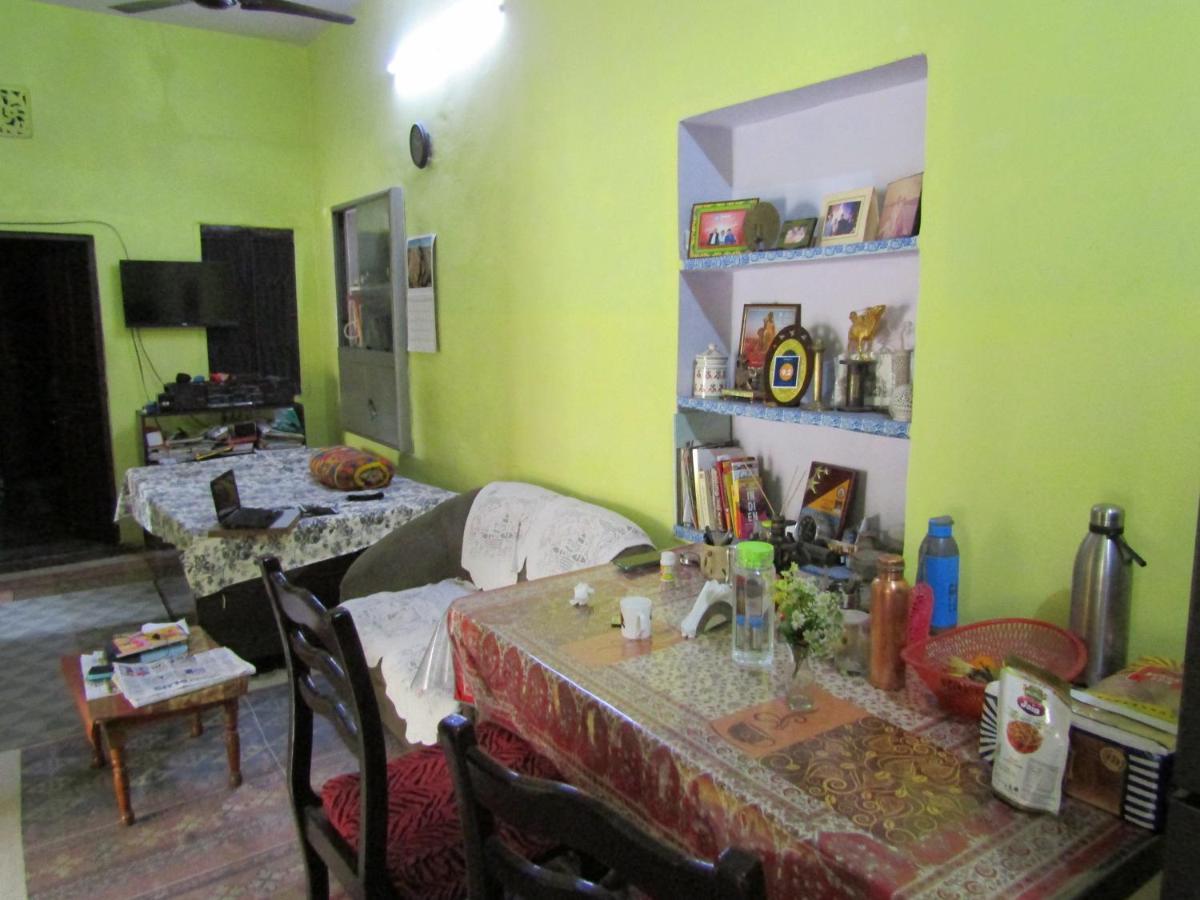 Nadya Homestay For Female & Family Divisione di Divisione di Jaipur Esterno foto